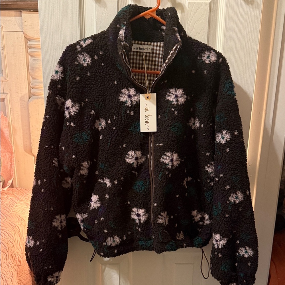 Women's Black Floral Sherpa Zip-Up Jacket by 'in loom”